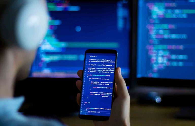 Flutter Dart programlama dili Mobil uygulama geliştirme UI/UX tasarımı Cross-platform geliştirme Android Studio Widgetlar Animasyonlar HTTP istekleri Firebase Veritabanı işlemleri Push Notification Mobil uygulama testleri Google Play Store App Store