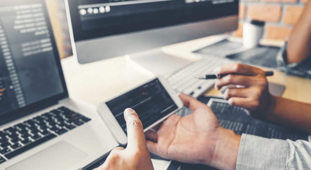 Android Uygulama geliştirme Java Android Studio Kullanıcı arayüzü Veritabanı yönetimi Firebase API'ler Mobil uygulama tasarımı Material Design Uygulama performansı Test otomasyonu Güvenlik Play Store yayınlama İzleme ve analiz.